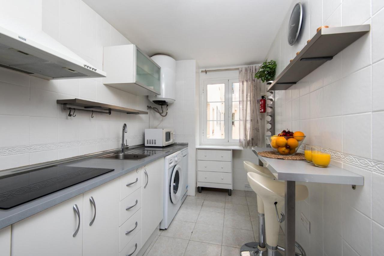 Center Apartment 2Bed 2B Aircon Wif And Parking Free Малага Экстерьер фото